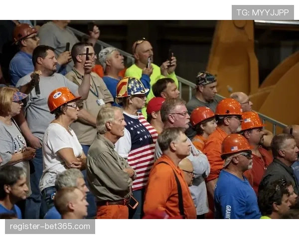 银行卡发行,及交易额先,降后升,彩民之家网,中国彩民之家网官方,彩民之家网官网,彩民之家网首页