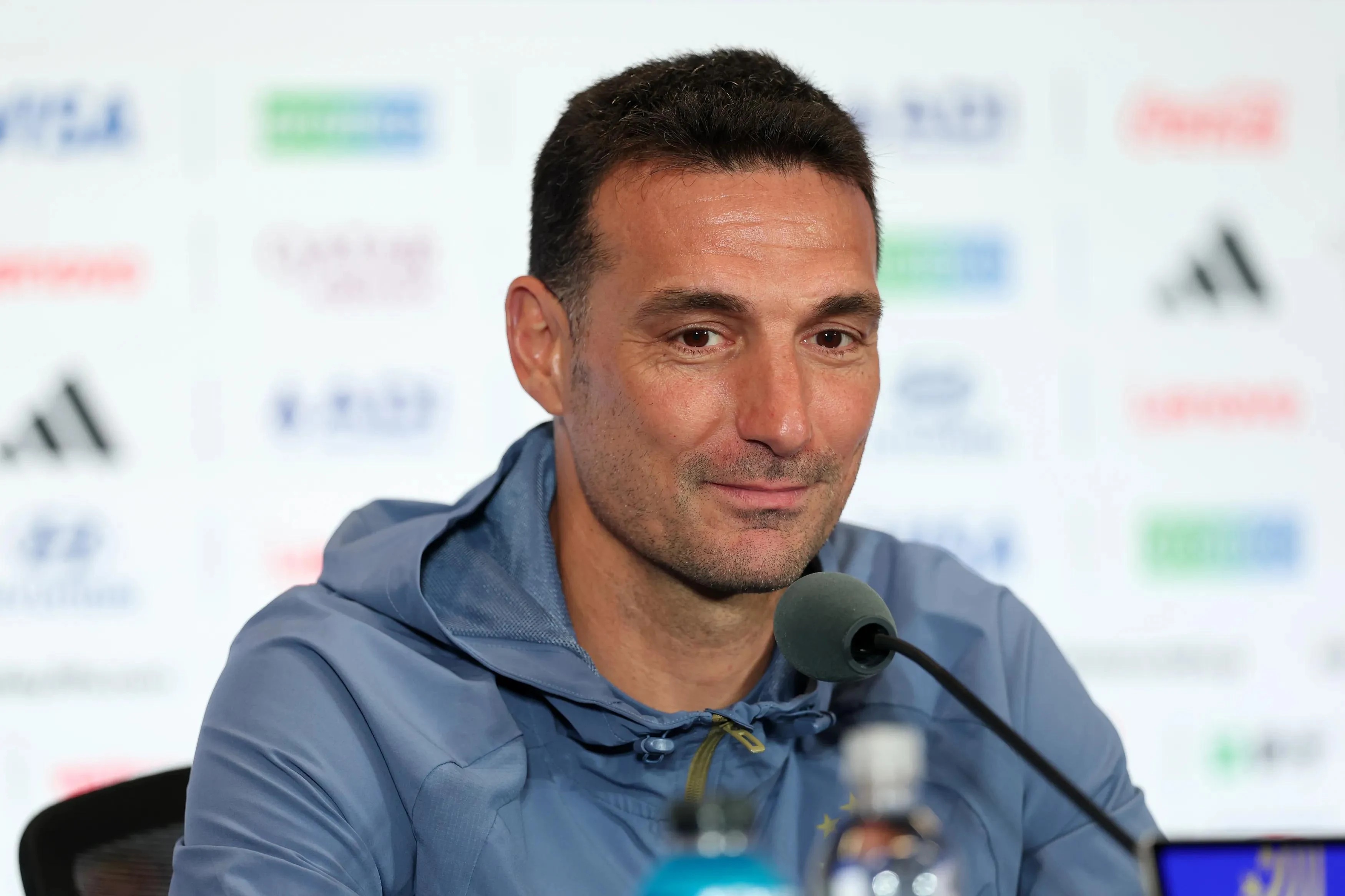 巴黎圣日耳曼四比一横扫马赛提前三轮夺得联赛冠军
